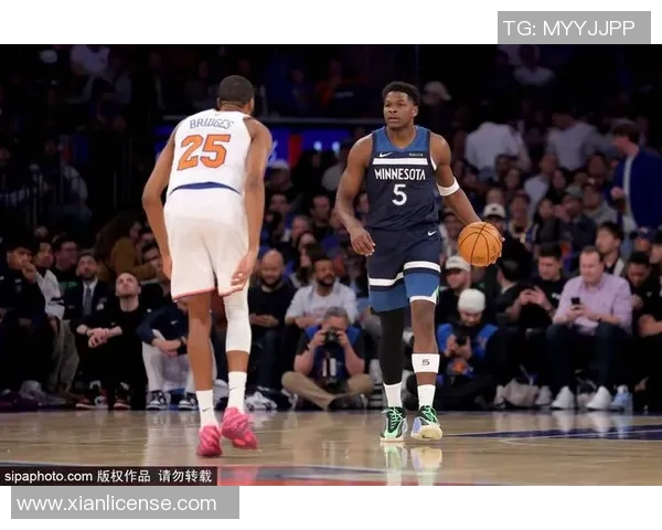 篮网主场击败尼克斯,继续领跑东部 篮网主场击败尼克斯,继续领跑东部