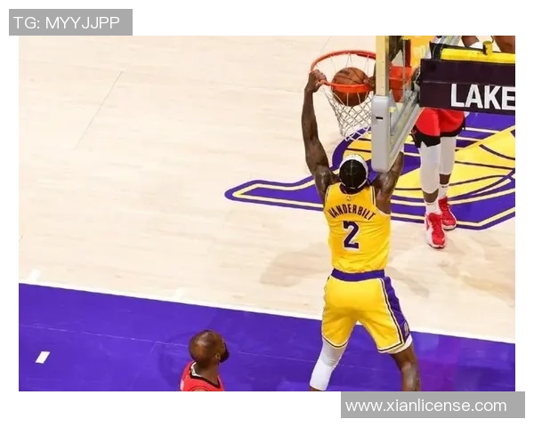 詹姆斯封盖乔治，湖人击败快船重夺榜首